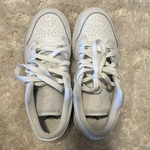 Juniors White low top Jordan 1s